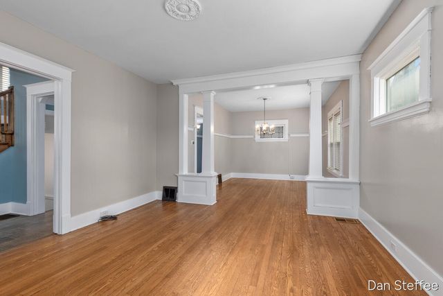 1010 Tamarack Avenue, Grand Rapids, MI 49504