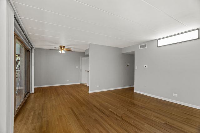 2310 Woodbridge Way, Lombard, IL 60148