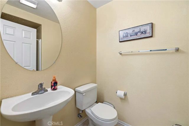 1549 Thomas Dr, Lancaster, CA 93535