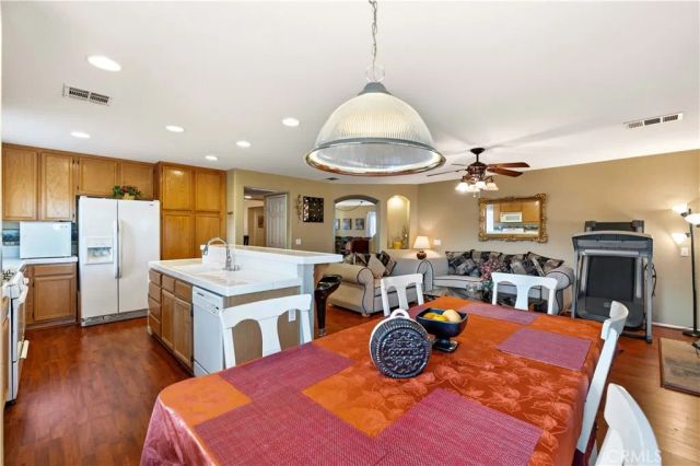 1549 Thomas Dr, Lancaster, CA 93535