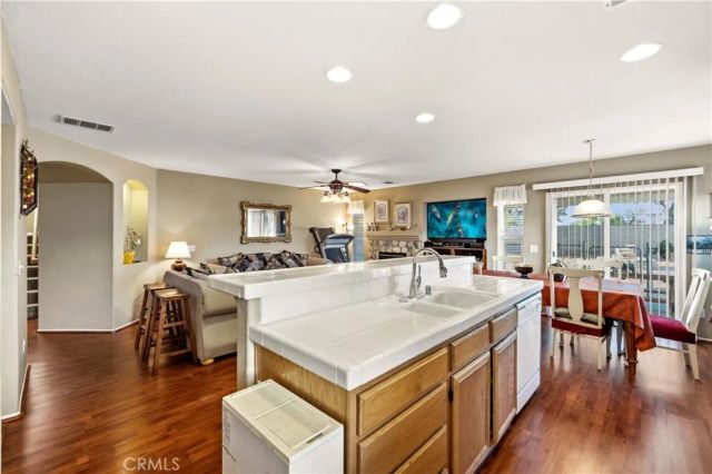 1549 Thomas Dr, Lancaster, CA 93535
