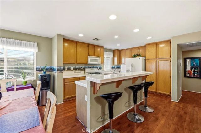1549 Thomas Dr, Lancaster, CA 93535