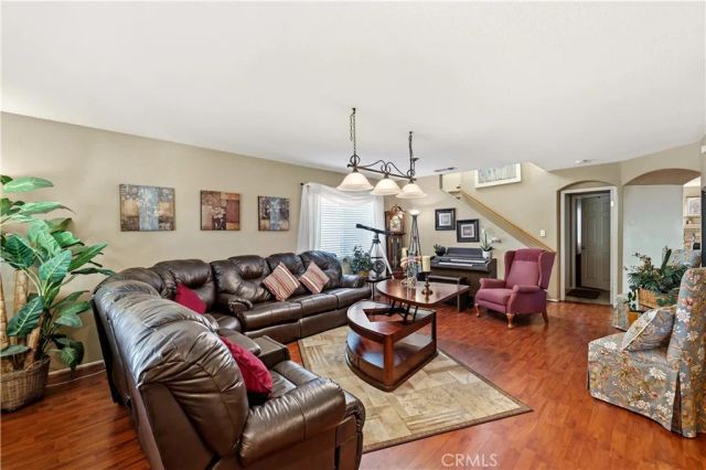 1549 Thomas Dr, Lancaster, CA 93535