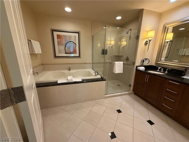 125 East HARMON Avenue 419, Las Vegas, NV 89109