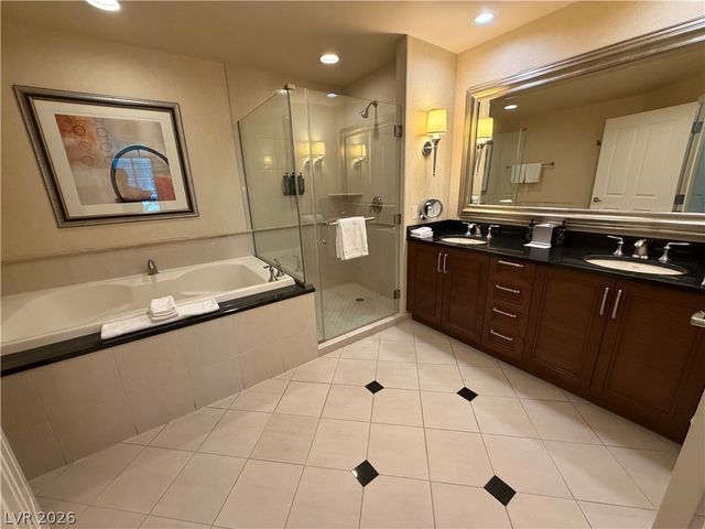 125 East HARMON Avenue 419, Las Vegas, NV 89109