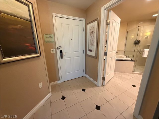 125 East HARMON Avenue 419, Las Vegas, NV 89109