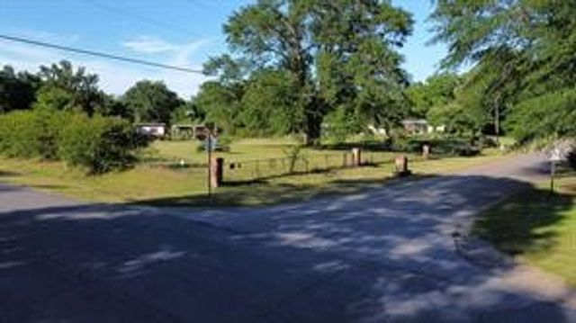 9830 Esthlyn Street, Keithville, LA 71047