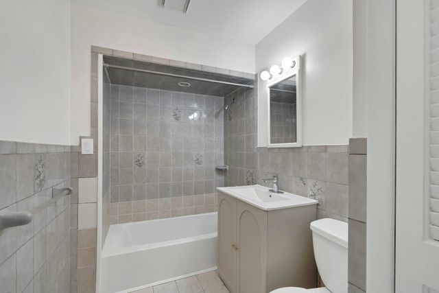 94 WEST 43RD ST, Bayonne, NJ 07002