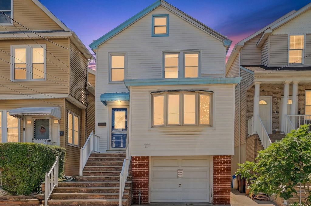 94 WEST 43RD ST, Bayonne, NJ 07002