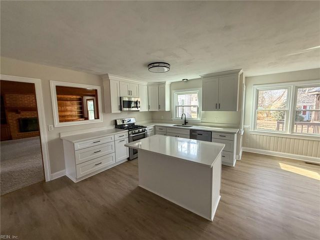 1112 Marston DR, Chesapeake, VA 23322