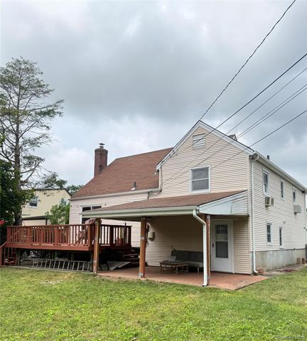 6 Gateway Street, Bethpage, NY 11714