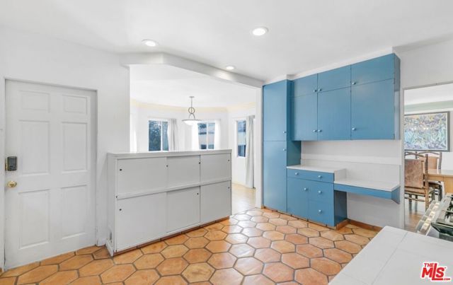 1530 Valley View Road, Glendale, CA 91202