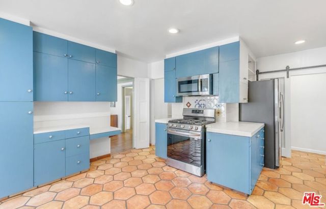 1530 Valley View Road, Glendale, CA 91202