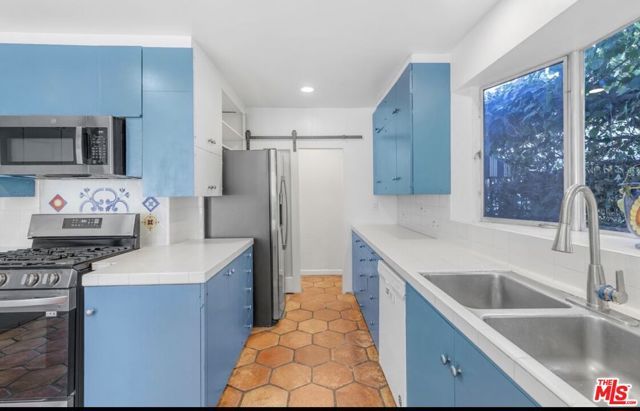 1530 Valley View Road, Glendale, CA 91202