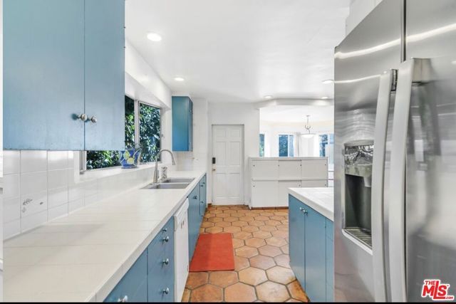 1530 Valley View Road, Glendale, CA 91202