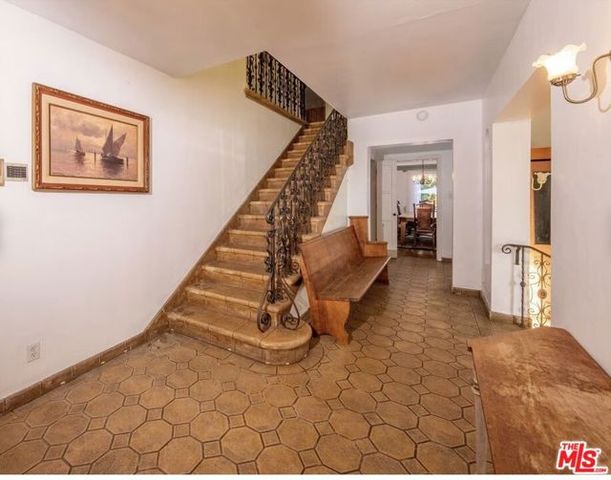 1530 Valley View Road, Glendale, CA 91202