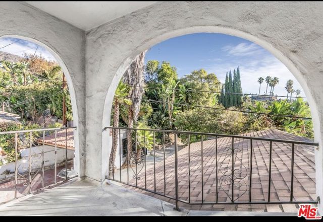 1530 Valley View Road, Glendale, CA 91202