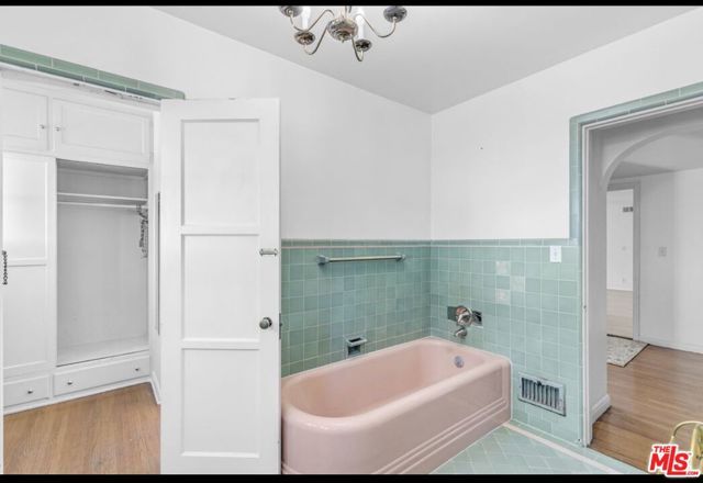 1530 Valley View Road, Glendale, CA 91202