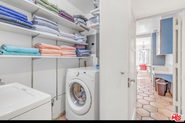 1530 Valley View Road, Glendale, CA 91202