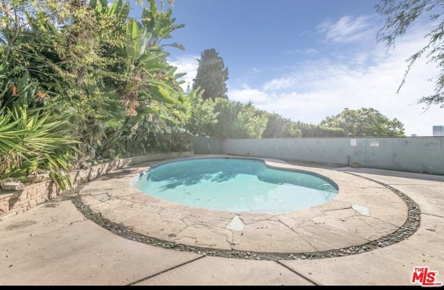 1530 Valley View Road, Glendale, CA 91202