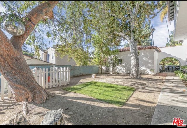 1530 Valley View Road, Glendale, CA 91202