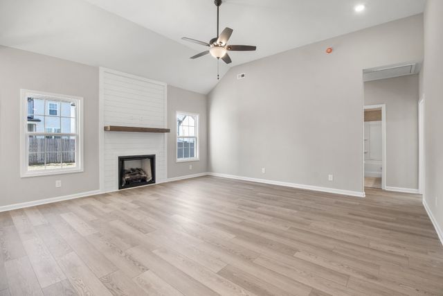 1232 Mourning Cloak Dr, Clarksville, TN 37043