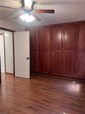 2 Academy LN, Hampton, VA 23669