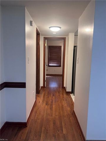 2 Academy LN, Hampton, VA 23669