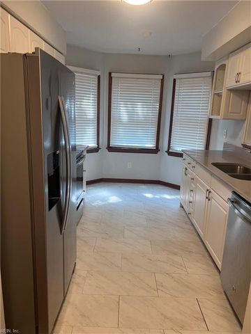 2 Academy LN, Hampton, VA 23669