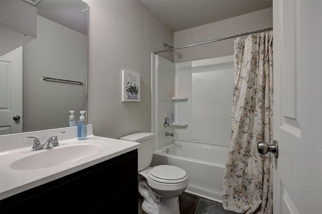 4361 Winding Brook, Harrah, OK 73045