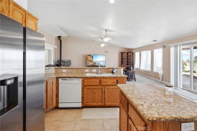 11025 El Esteban, Phelan, CA 92371