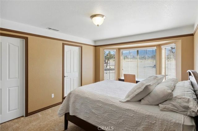 11025 El Esteban, Phelan, CA 92371