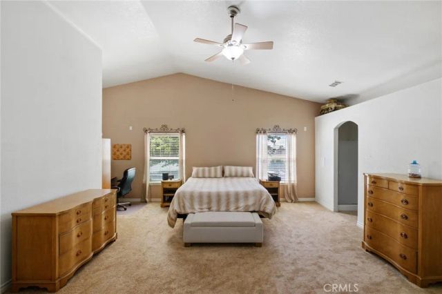 11025 El Esteban, Phelan, CA 92371