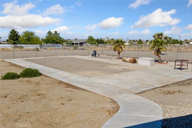 11025 El Esteban, Phelan, CA 92371