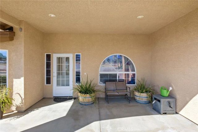 11025 El Esteban, Phelan, CA 92371