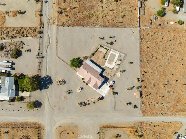 11025 El Esteban, Phelan, CA 92371