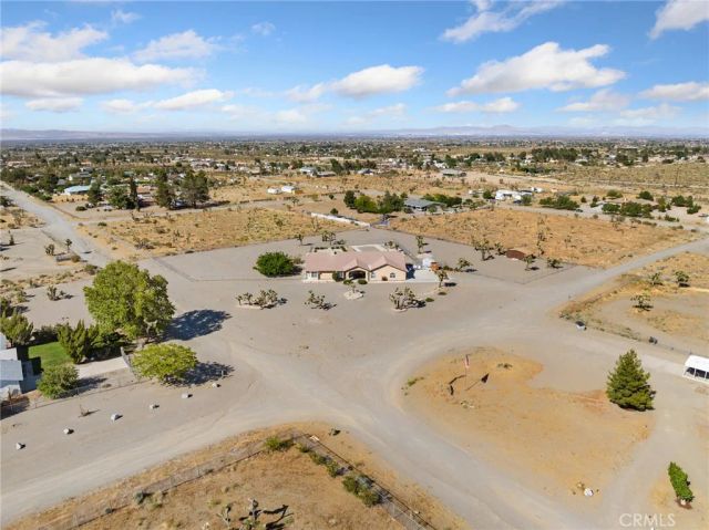 11025 El Esteban, Phelan, CA 92371