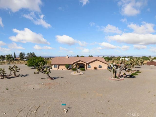 11025 El Esteban, Phelan, CA 92371