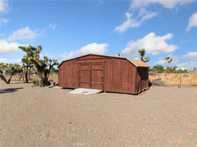 11025 El Esteban, Phelan, CA 92371