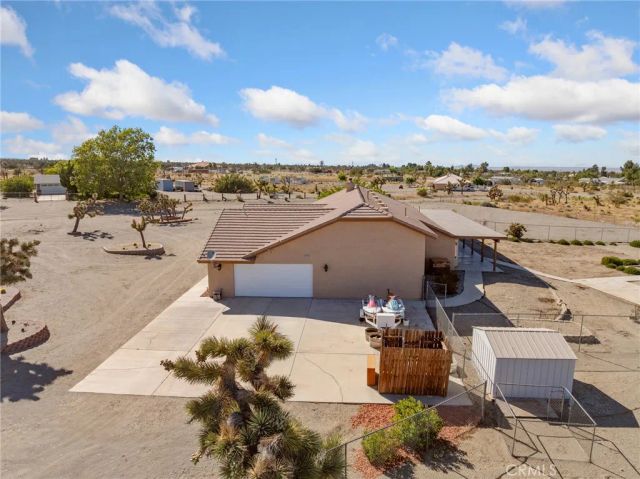 11025 El Esteban, Phelan, CA 92371