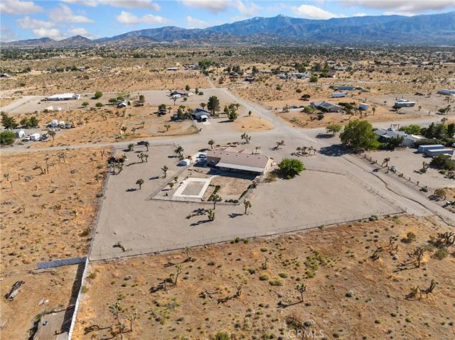 11025 El Esteban, Phelan, CA 92371