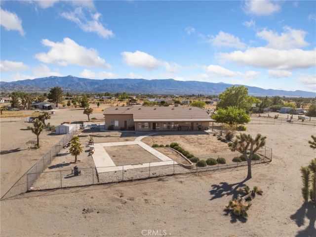 11025 El Esteban, Phelan, CA 92371