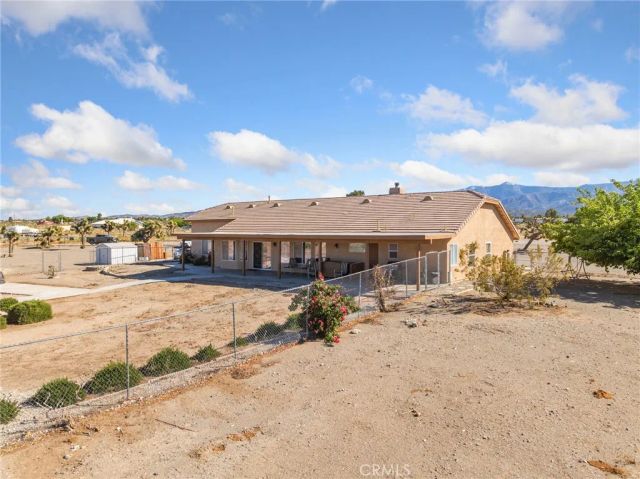 11025 El Esteban, Phelan, CA 92371