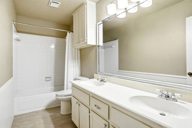 1321 Oak Harbor Boulevard, Azle, TX 76020