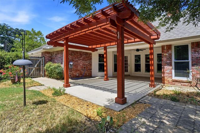 1321 Oak Harbor Boulevard, Azle, TX 76020