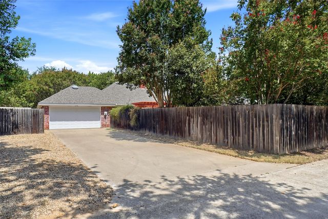 1321 Oak Harbor Boulevard, Azle, TX 76020
