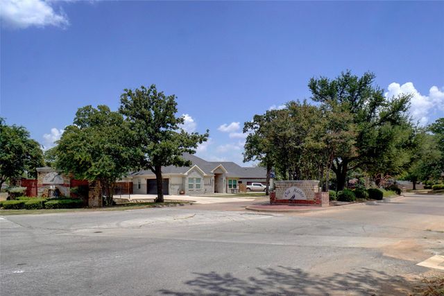 1321 Oak Harbor Boulevard, Azle, TX 76020