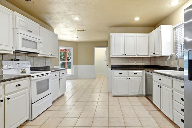 1321 Oak Harbor Boulevard, Azle, TX 76020