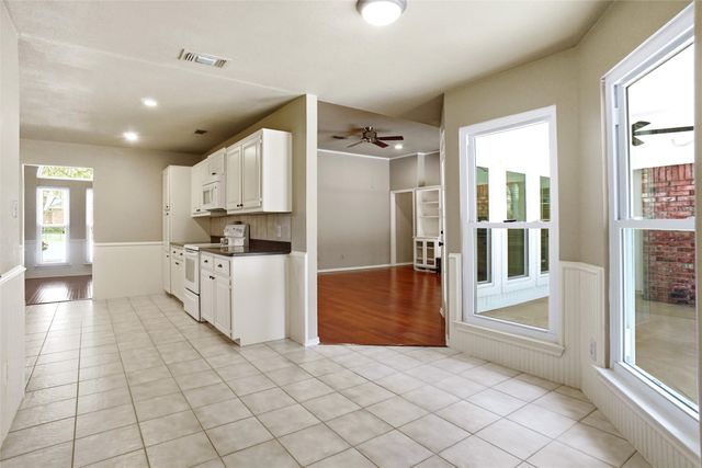 1321 Oak Harbor Boulevard, Azle, TX 76020