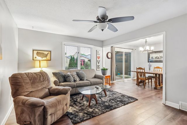4404 81st Street, Urbandale, IA 50322